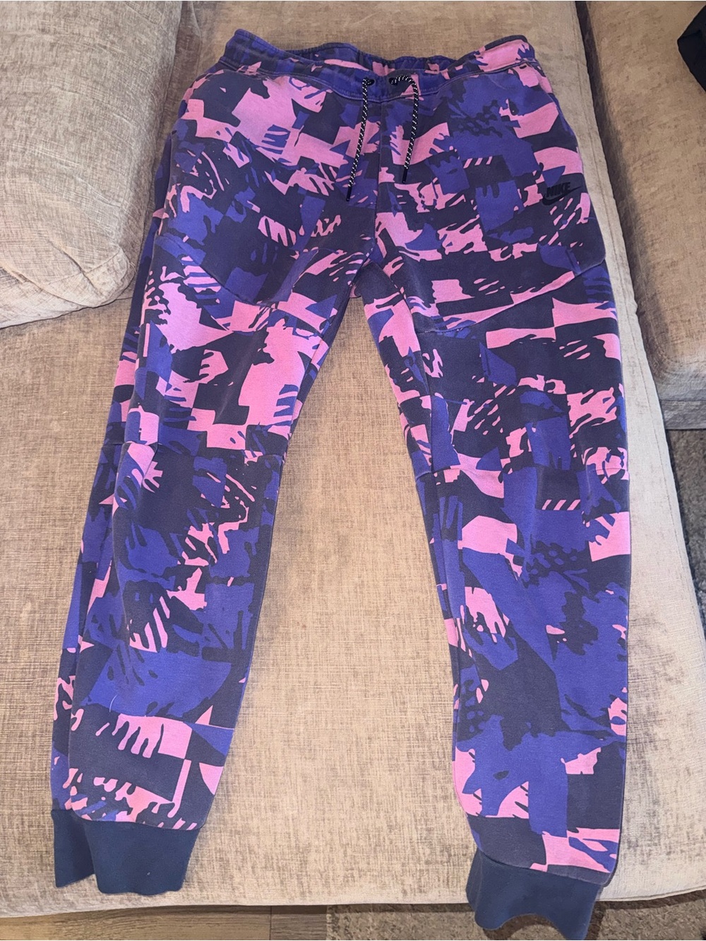 Nike tech fleece Jogger Pants in Purple & Pink